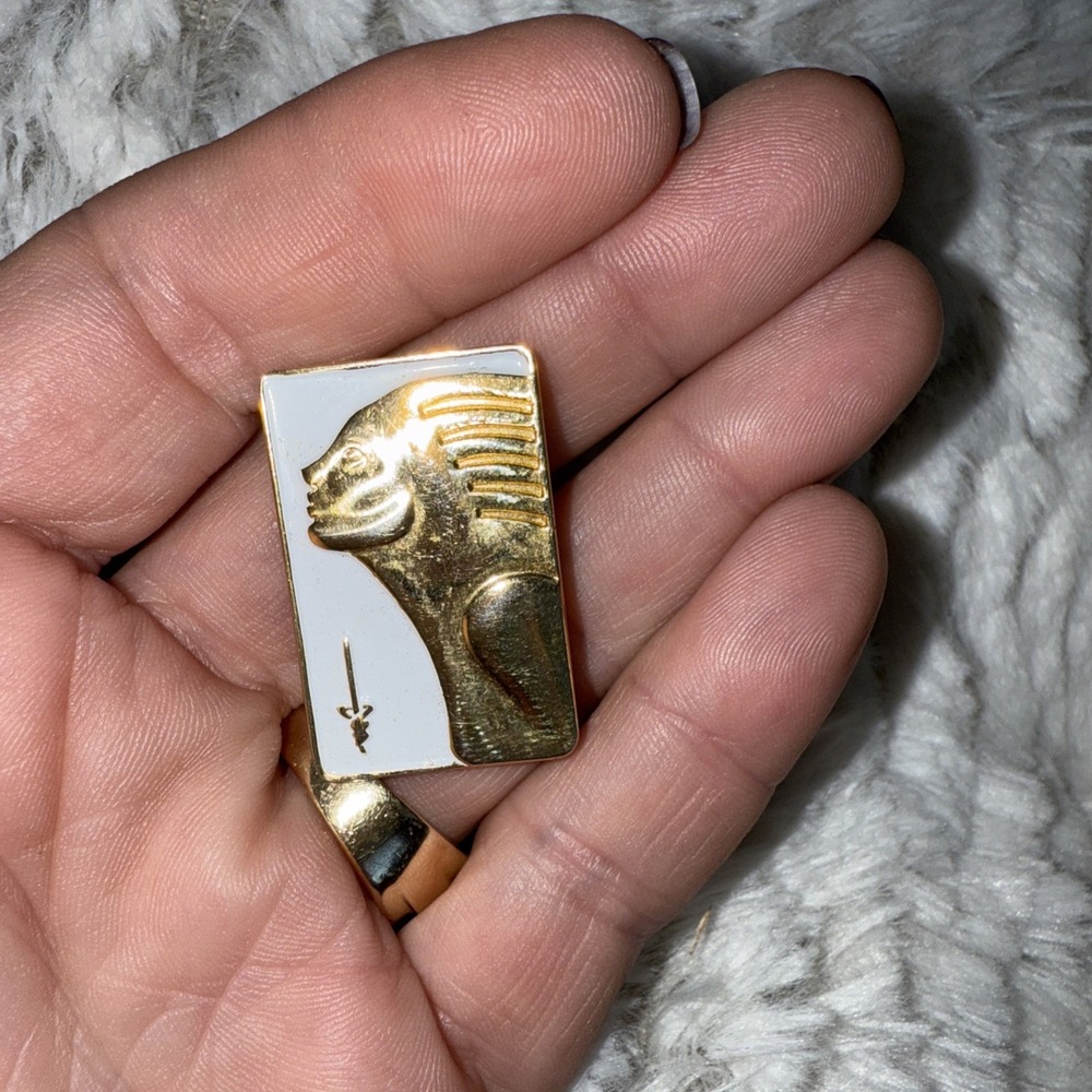 AMERICAN CANCER SOCIETY Awareness Gold Tone White Enamel Pin Clasp Back 5014